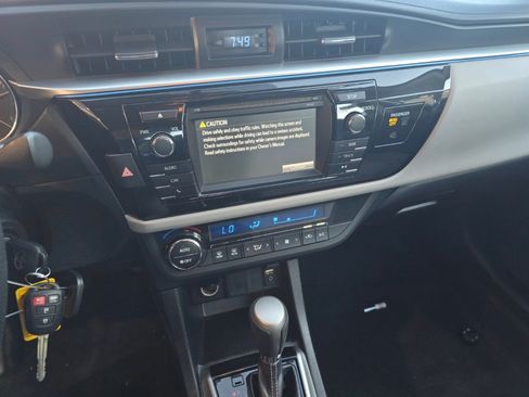 Used 2014 Toyota Corolla LE FWD image 15