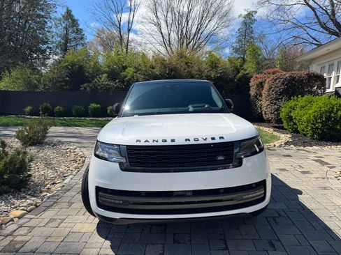Used 2025 Land Rover Range Rover Long Wheelbase SE image 8