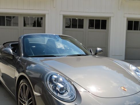 Used 2017 Porsche 911 Carrera RWD image 5