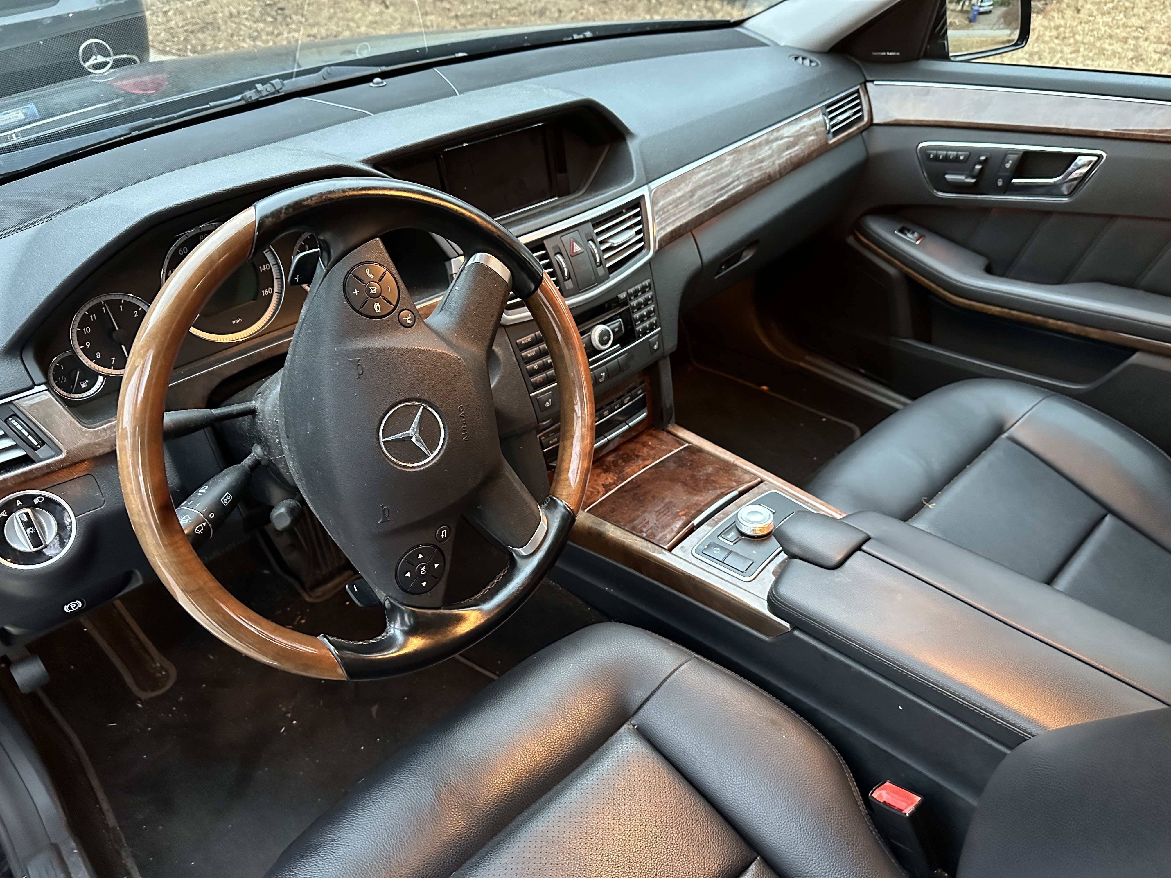 Used 2011 Mercedes-Benz E 350 4MATIC Sedan image 6