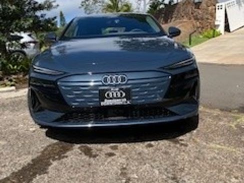 Used 2025 Audi A6 e-tron Premium image 4