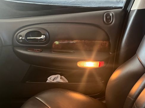 Used 2000 Chrysler 300M image 12