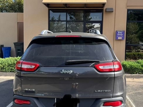 Used 2016 Jeep Cherokee Limited AWD/4WD image 4