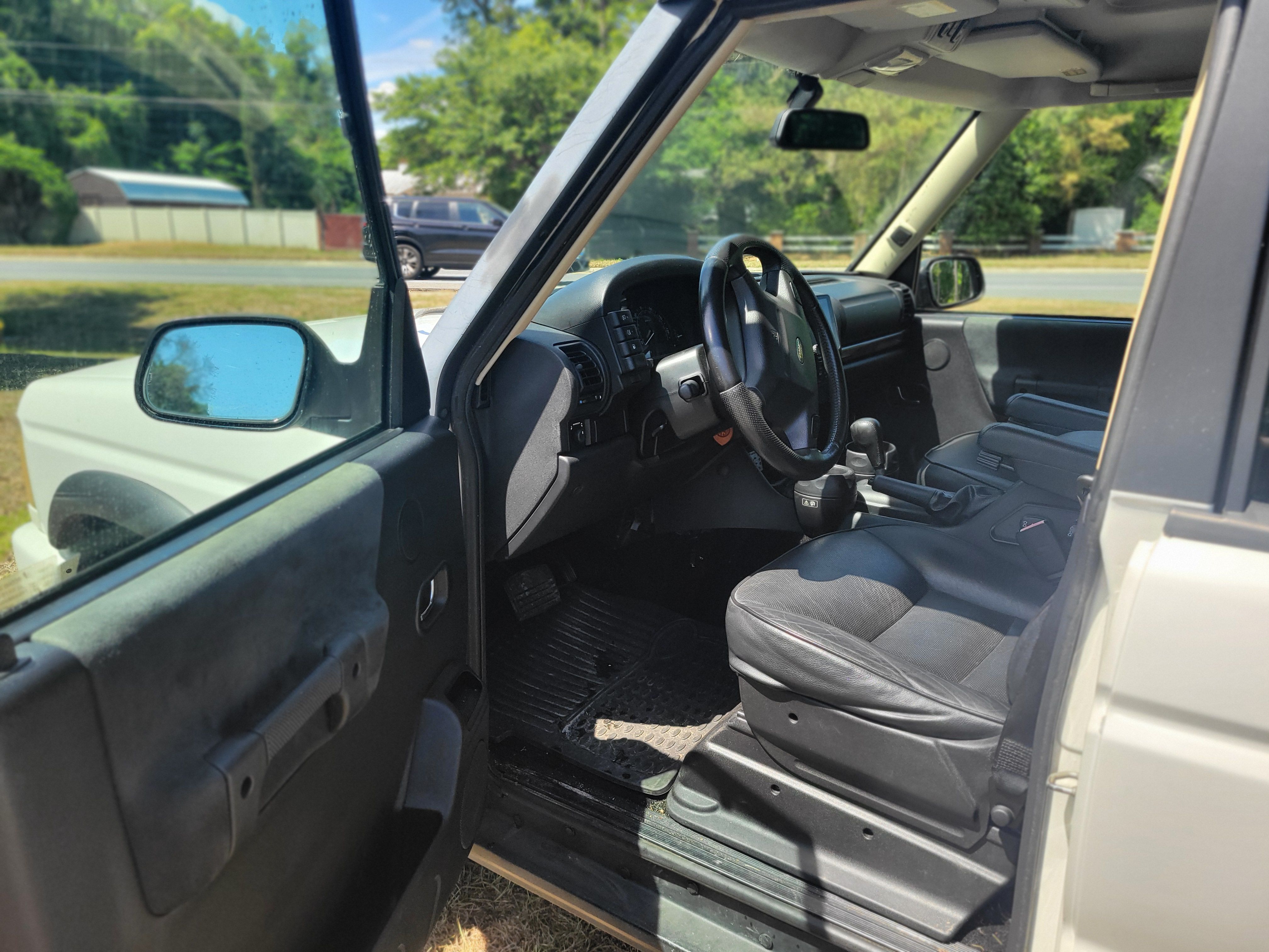 Used 2004 Land Rover Discovery SE AWD/4WD image 13