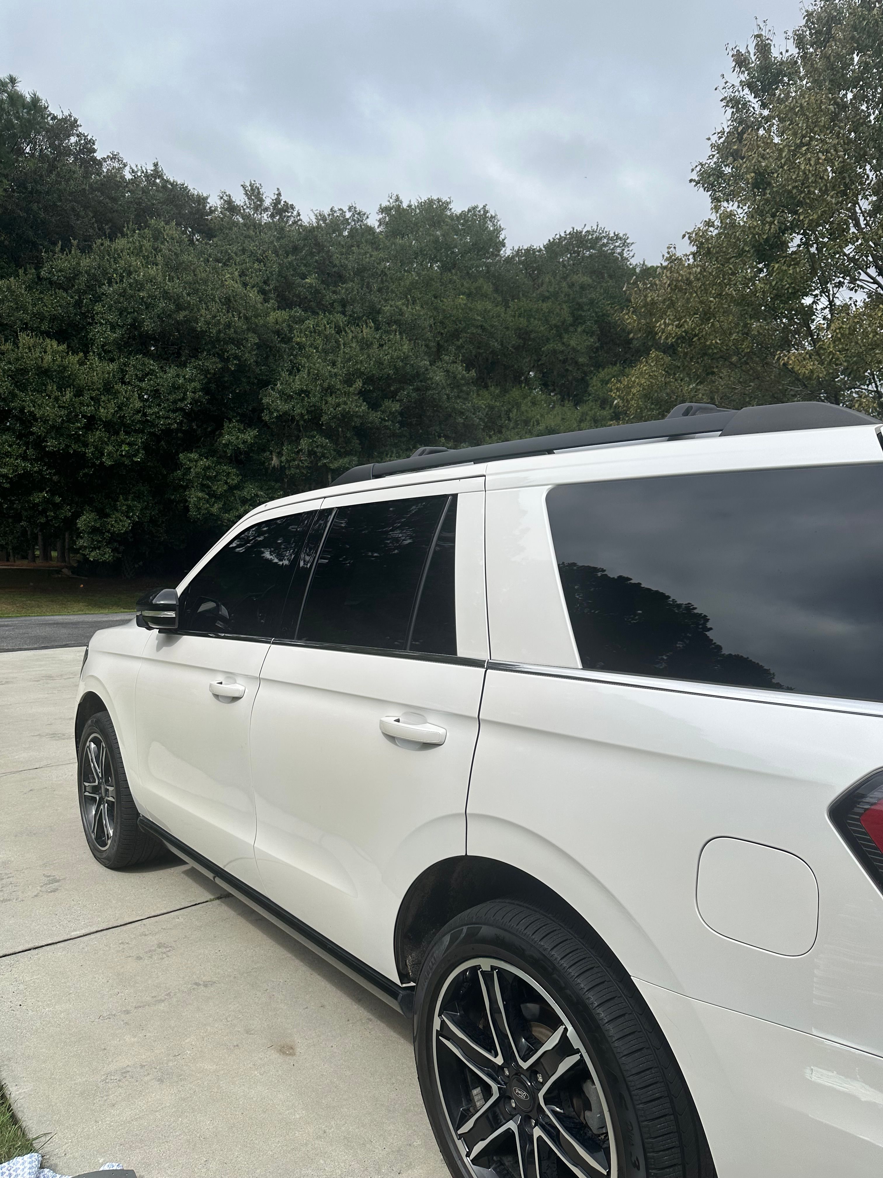 Used 2019 Ford Expedition Limited w/ Equipment Group 303A AWD/4WD image 32