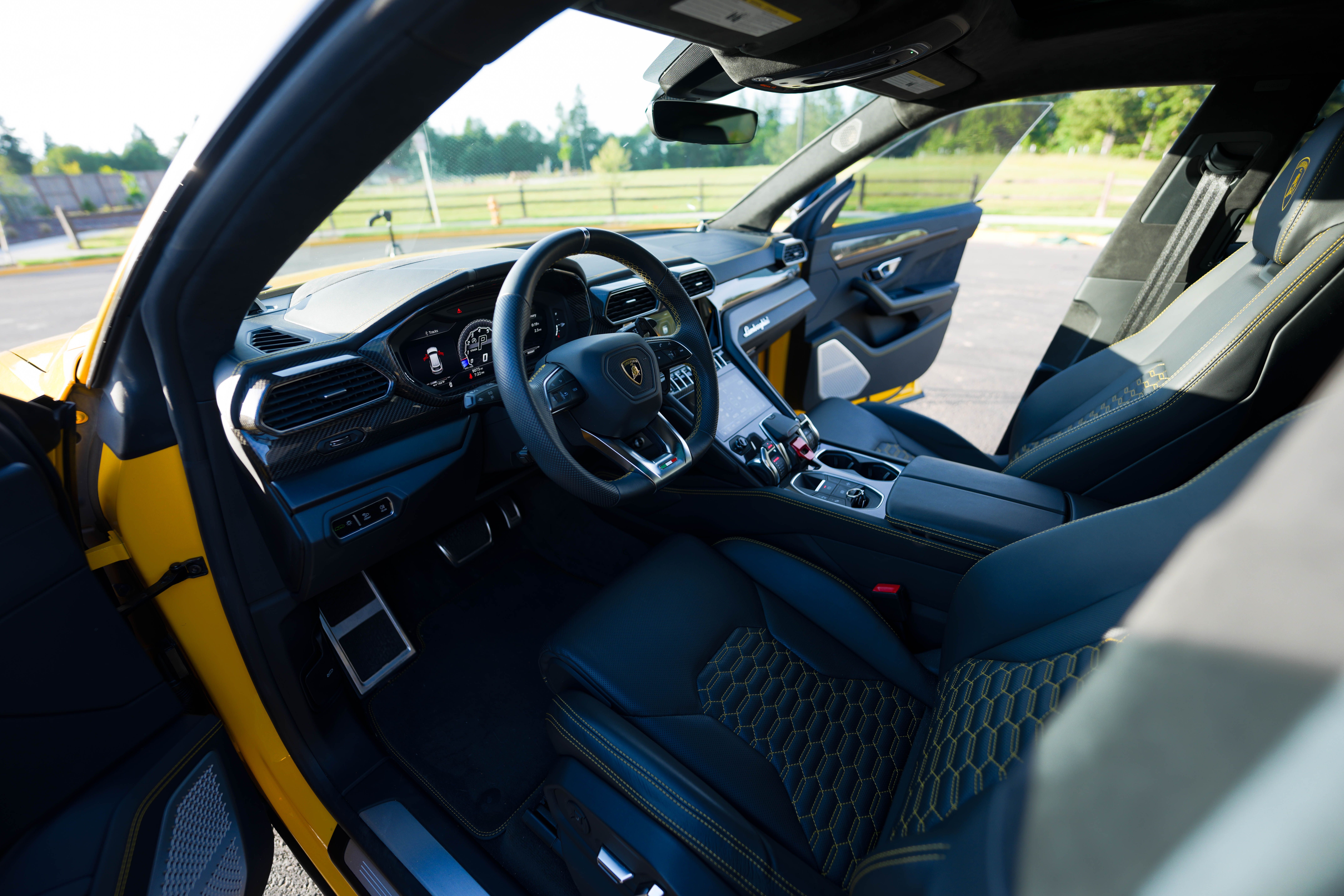 Used 2021 Lamborghini Urus AWD/4WD image 15