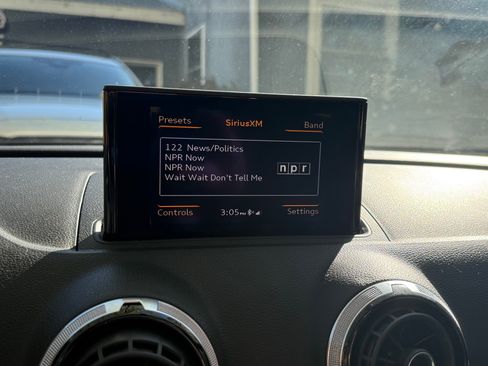 Used 2016 Audi A3 e-tron Premium w/ 17" Wheel Package image 9