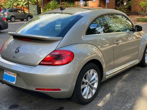 Used 2013 Volkswagen Beetle TDI image 4