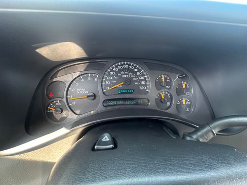 Used 2004 Chevrolet Silverado 2500 LT w/ Skid Plate Package AWD/4WD image 14