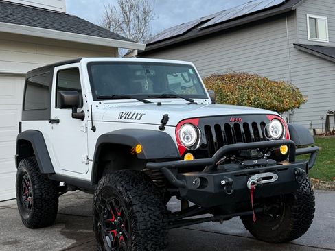 Used 2017 Jeep Wrangler Sport image 15