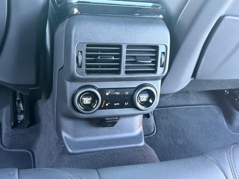Used 2024 Land Rover Range Rover Velar Dynamic SE AWD/4WD image 16