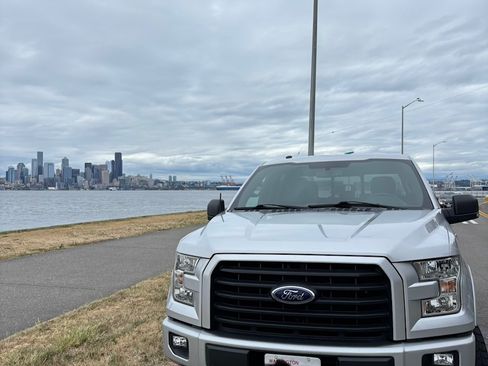 Used 2016 Ford F150 XLT w/ Equipment Group 302A Luxury AWD/4WD image 4