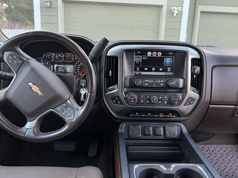 Used 2015 Chevrolet Silverado 2500 LTZ w/ Driver Alert Package AWD/4WD image 6