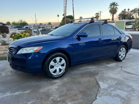 Used 2007 Toyota Camry LE image 1