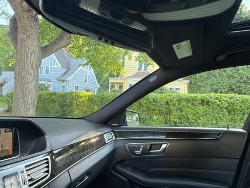 Used 2016 Mercedes-Benz E 350 4MATIC Sedan image 14