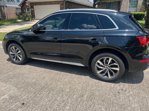Used 2021 Audi Q5 2.0T Premium w/ Convenience Package AWD/4WD image 4