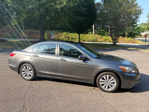 Used 2011 Honda Accord EX image 6