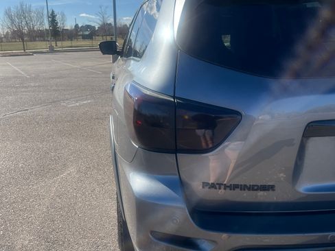 Used 2020 Nissan Pathfinder SL image 8