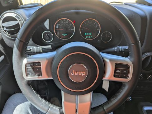 Used 2016 Jeep Wrangler Unlimited Sport image 10