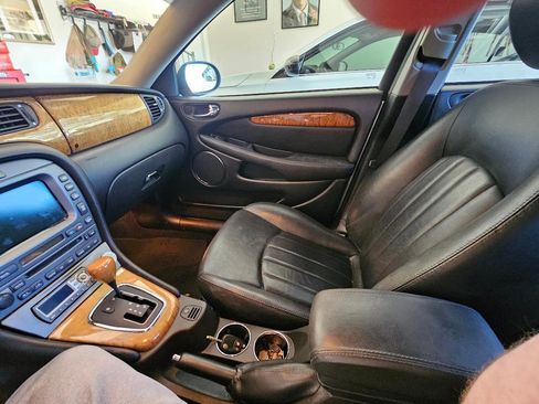 Used 2006 Jaguar X-TYPE 3.0 image 2