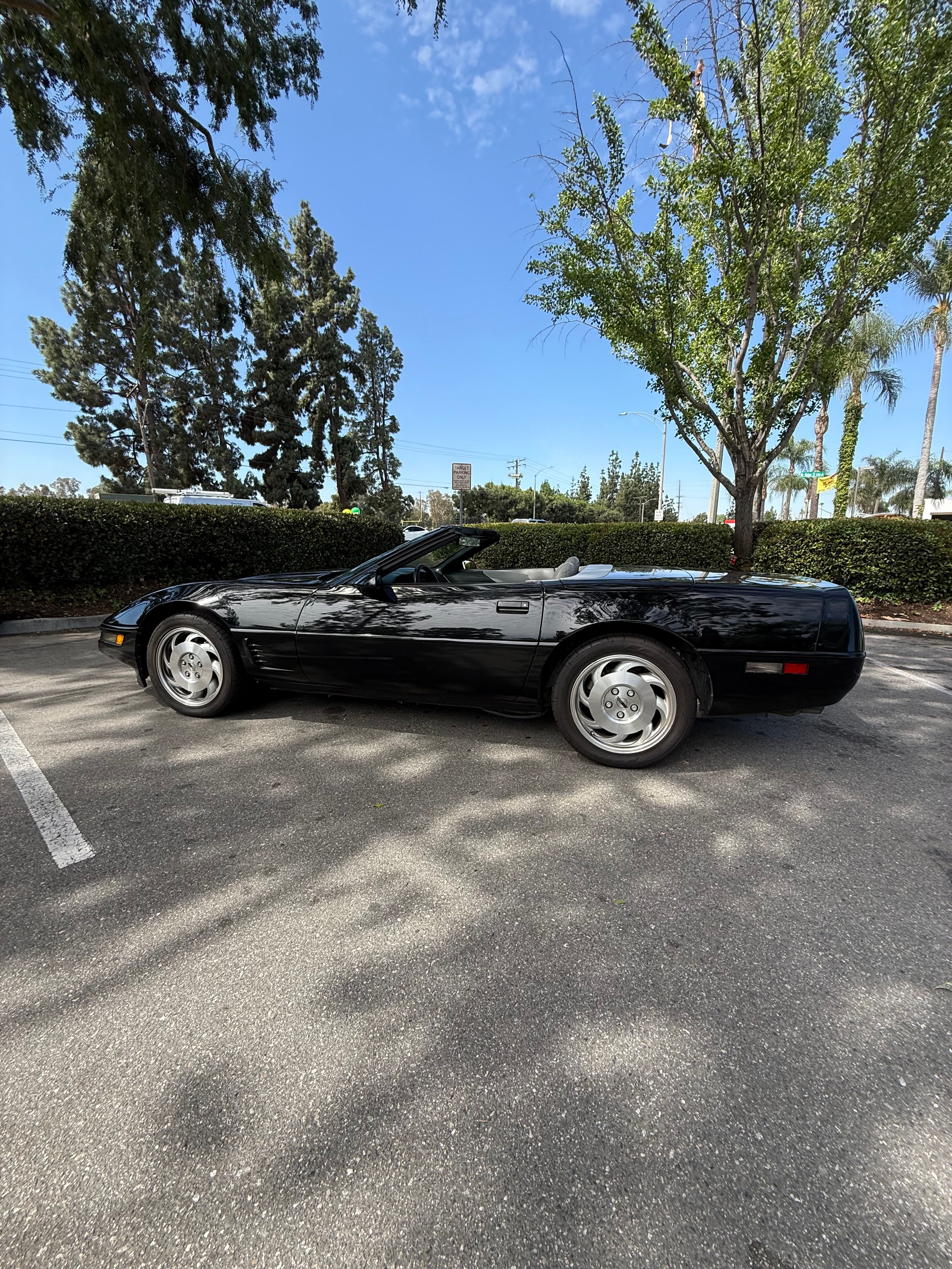 Used 1995 Chevrolet Corvette Convertible RWD image 5