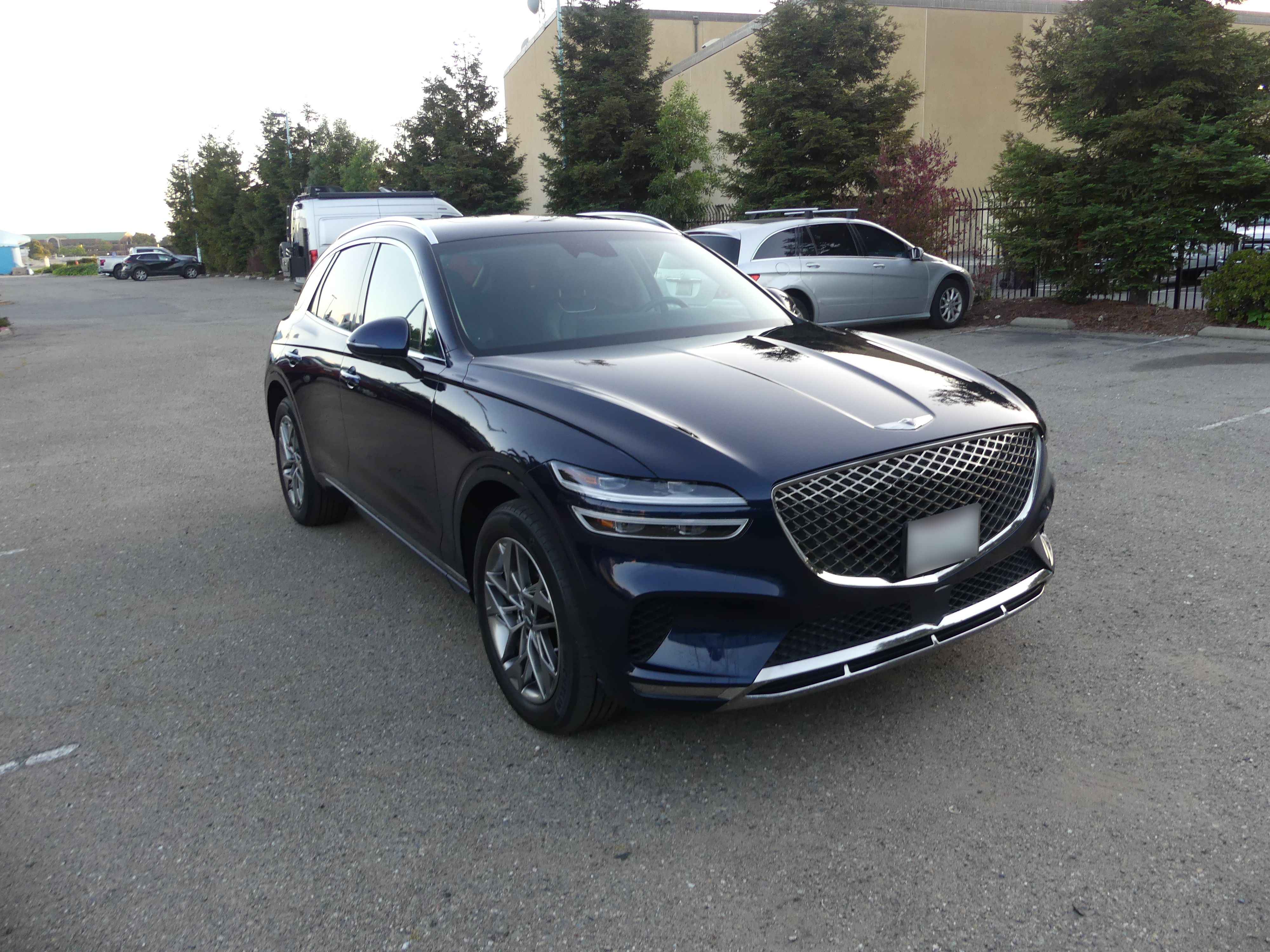Used 2022 Genesis GV70 2.5T w/ Select Package AWD/4WD image 2