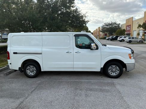 Used 2014 Nissan NV 2500 SV w/ V6 Appearance Package image 4