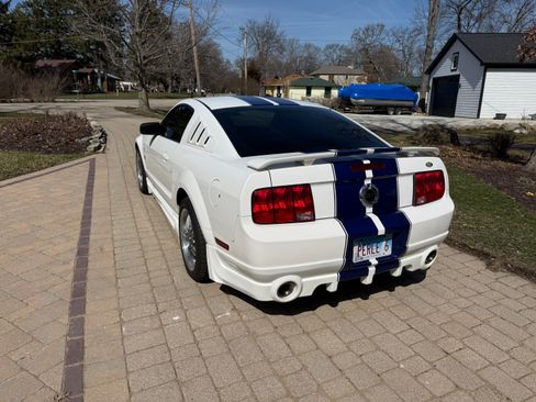Used 2006 Ford Mustang GT Premium image 9