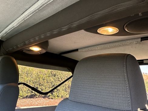 Used 2006 Jeep Wrangler Unlimited image 25