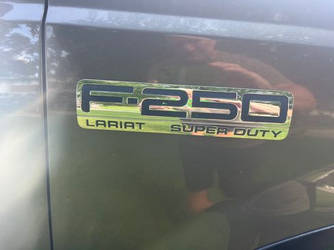 Used 2005 Ford F250 Lariat AWD/4WD image 5