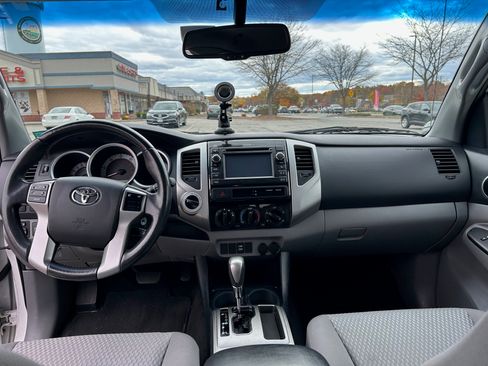 Used 2013 Toyota Tacoma 4x4 Access Cab V6 image 9