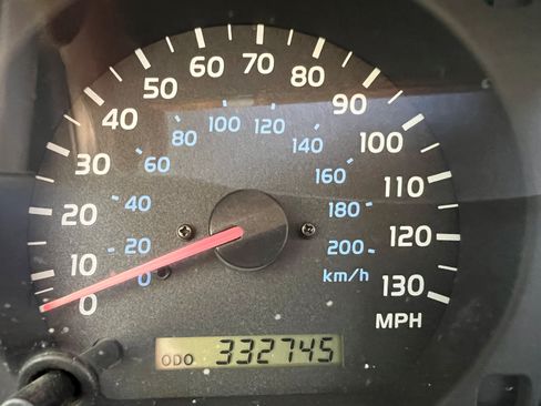 Used 2000 Toyota Land Cruiser image 12