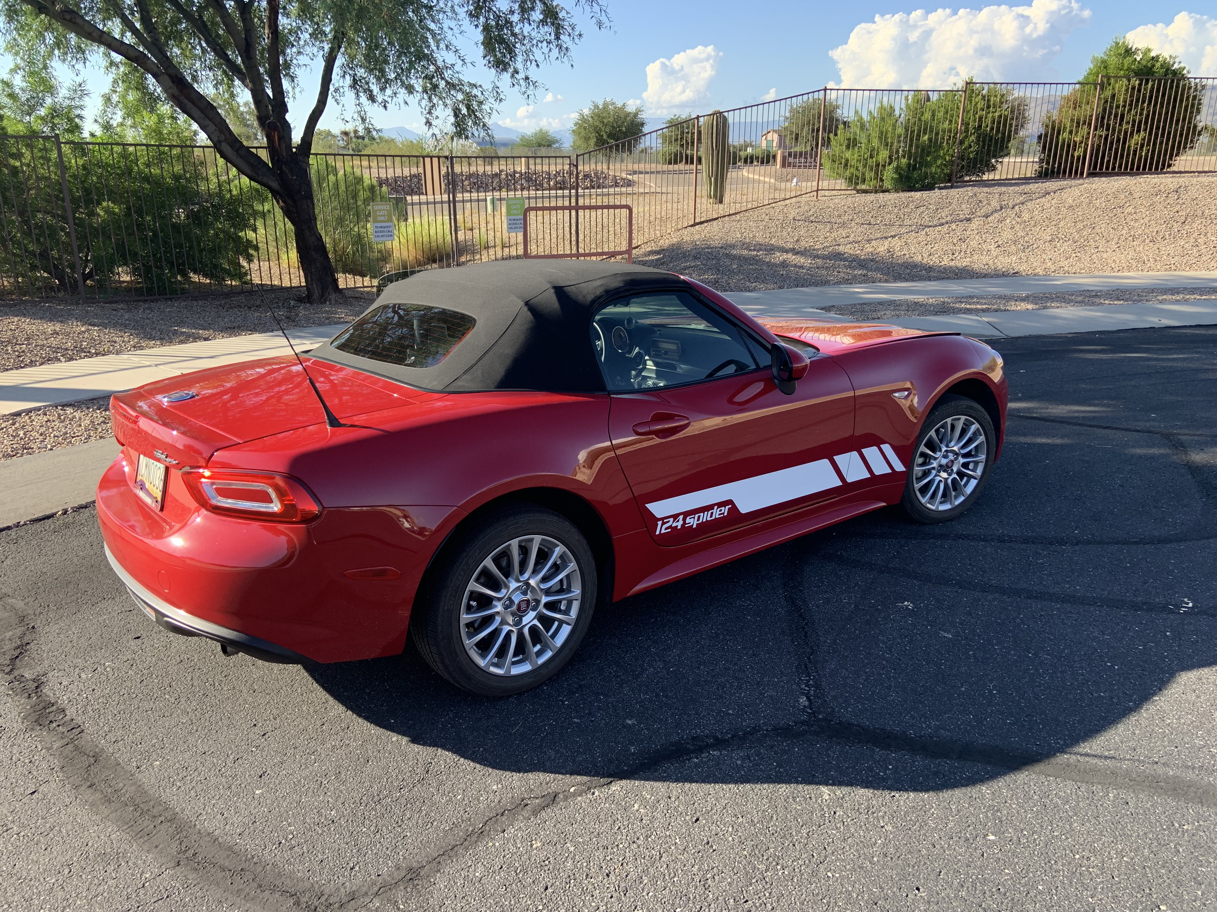 Used 2018 FIAT 124 Spider Classica RWD image 14