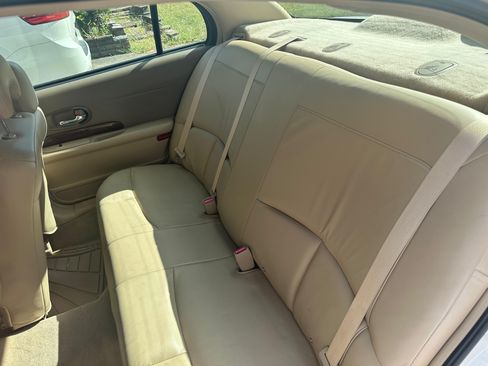 Used 2005 Buick Le Sabre Custom w/ Leather and Comfort Group image 13