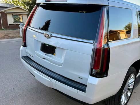 Used 2016 Cadillac Escalade Platinum AWD/4WD image 25