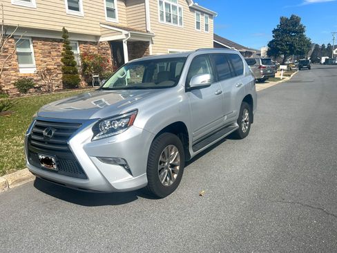 Used 2017 Lexus GX 460 Luxury AWD/4WD image 4