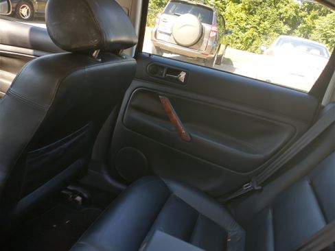 Used 2001 Volkswagen Passat GLX image 18