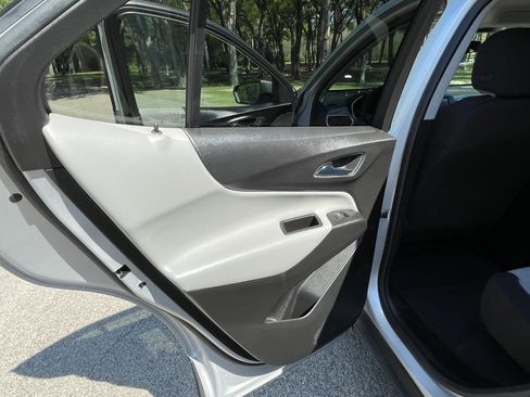 Used 2022 Chevrolet Equinox LS image 22