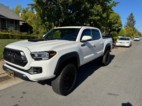 Used 2021 Toyota Tacoma TRD Pro AWD/4WD image 6