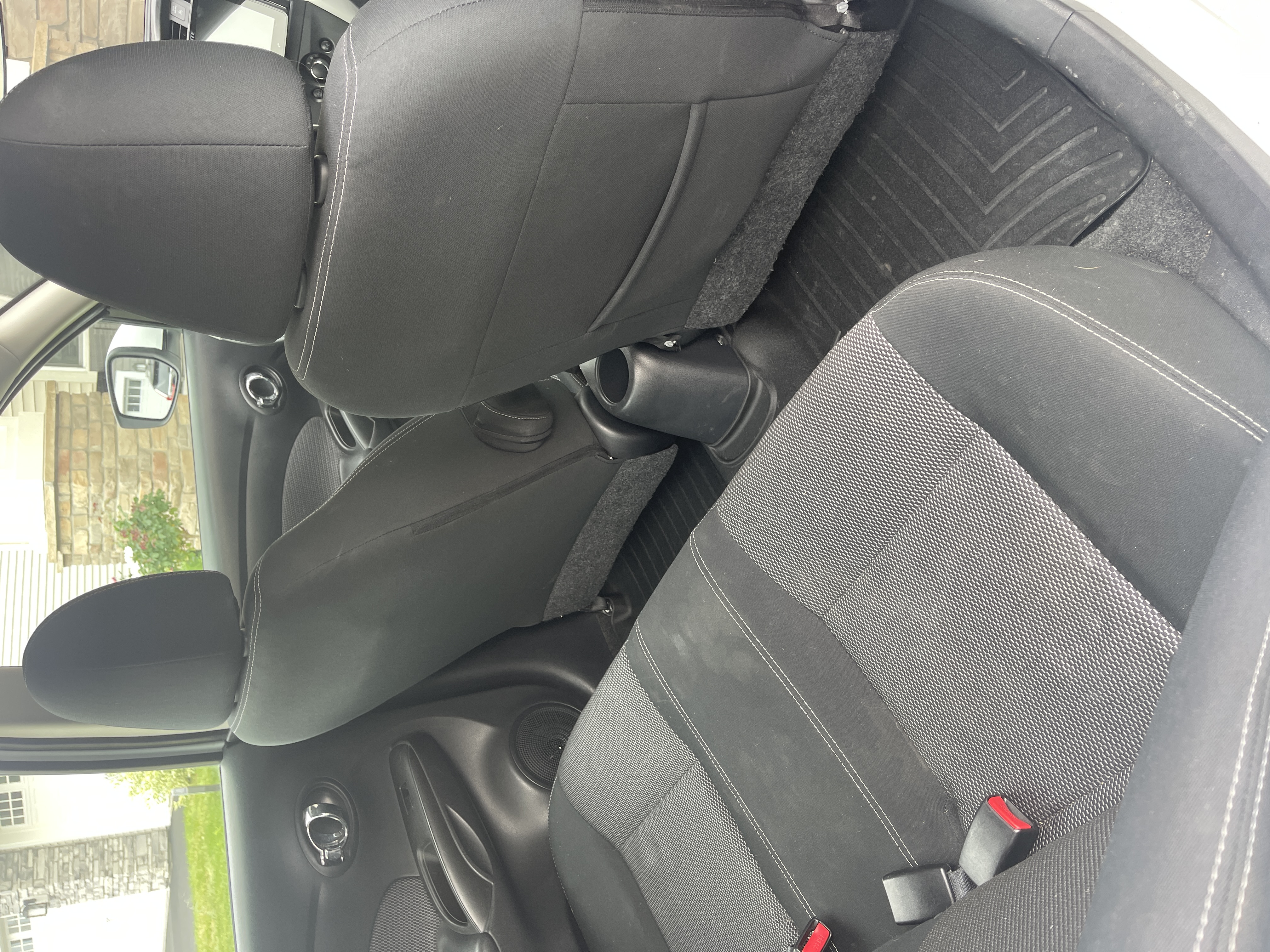 Used 2015 Nissan Versa SV FWD image 12