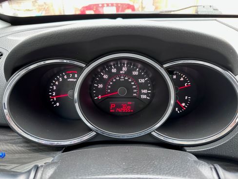 Used 2011 Kia Sorento LX w/ Convenience Pkg image 11