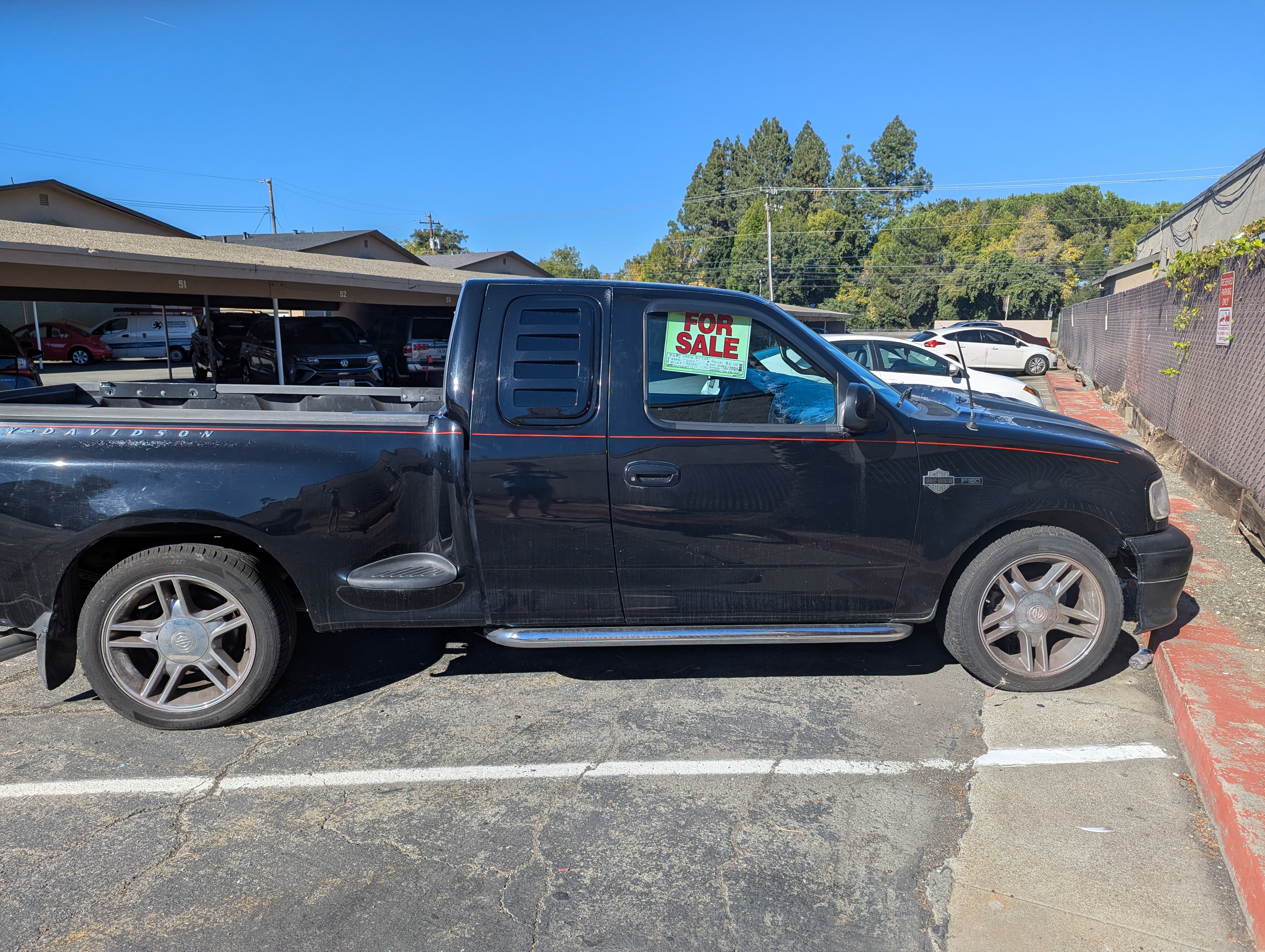 Used 2000 Ford F150 Harley-Davidson RWD image 2