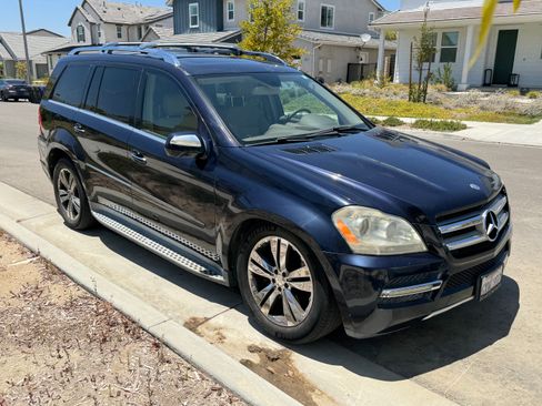 Used 2010 Mercedes-Benz GL 450 4MATIC image 5