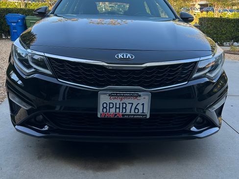 Used 2020 Kia Optima S FWD image 1