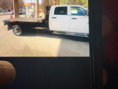 Used 2018 RAM 5500 Tradesman w/ Max Tow Package image 10