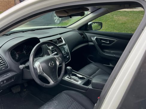 Used 2016 Nissan Altima 2.5 SV image 5