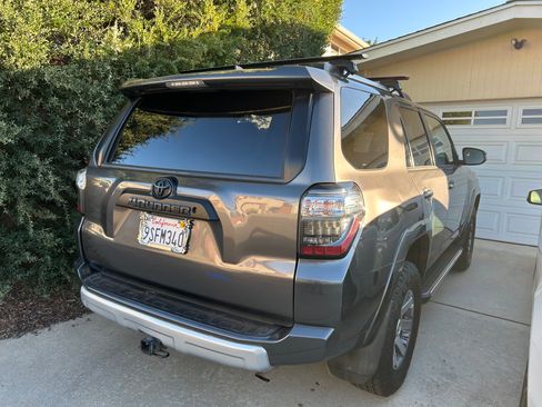 Used 2016 Toyota 4Runner 4WD image 9