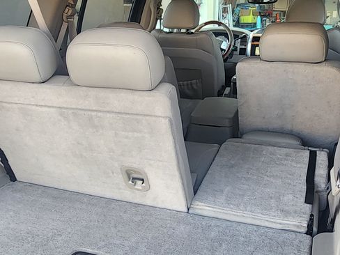 Used 2007 Chrysler Aspen Limited image 13