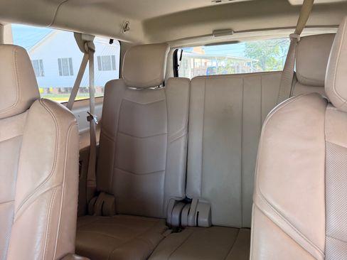 Used 2019 Cadillac Escalade ESV Luxury image 6