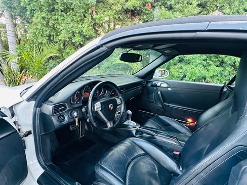 Used 2005 Porsche 911 Carrera image 11